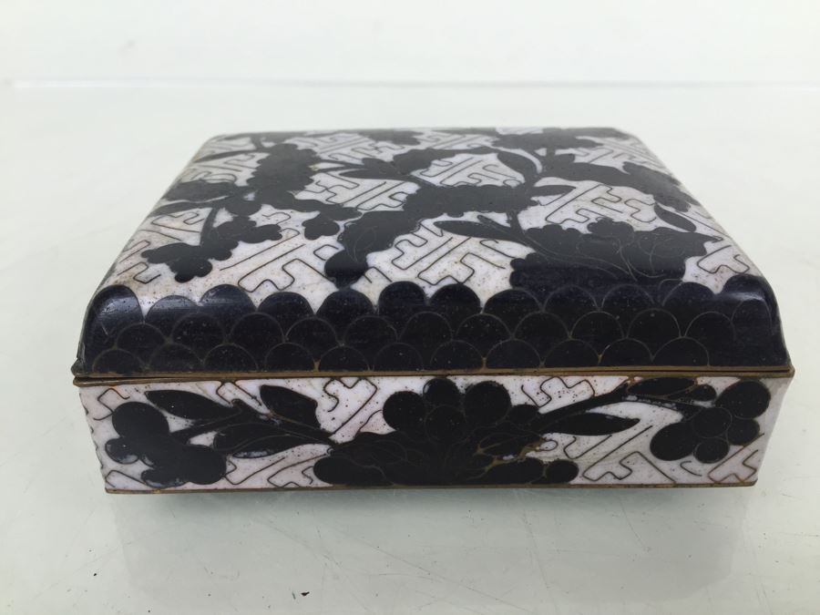 Pair Of Chinese Cloisonne Lidded Boxes [Photo 12]