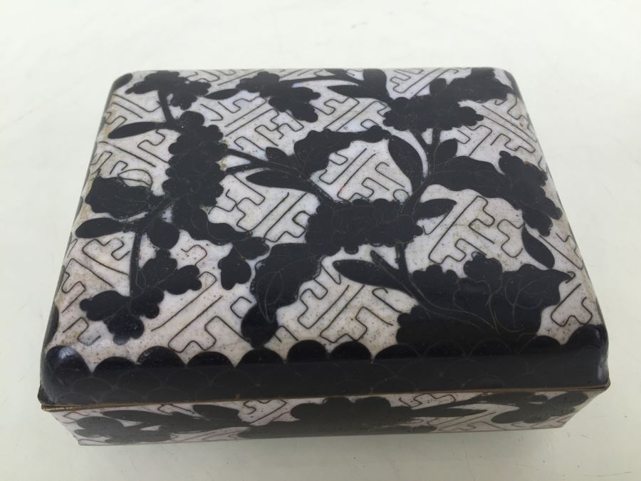 Pair Of Chinese Cloisonne Lidded Boxes [Photo 3]