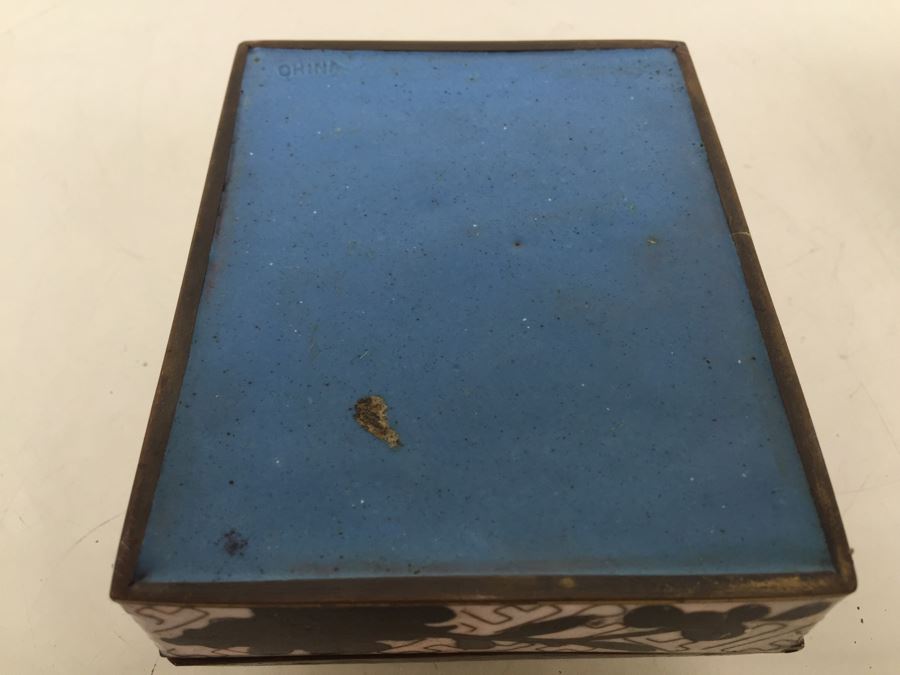 Pair Of Chinese Cloisonne Lidded Boxes [Photo 17]