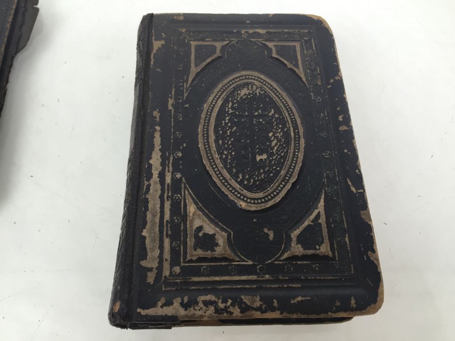Old Leather Bound Foreign Bible [Photo 4]