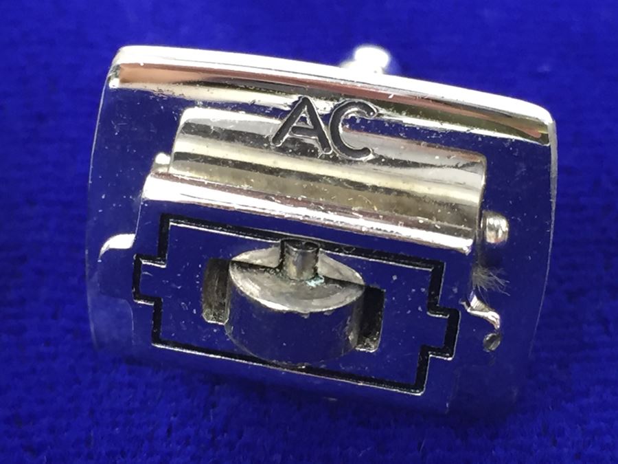 Vintage Pair Of Men's AC Cufflinks [Photo 3]