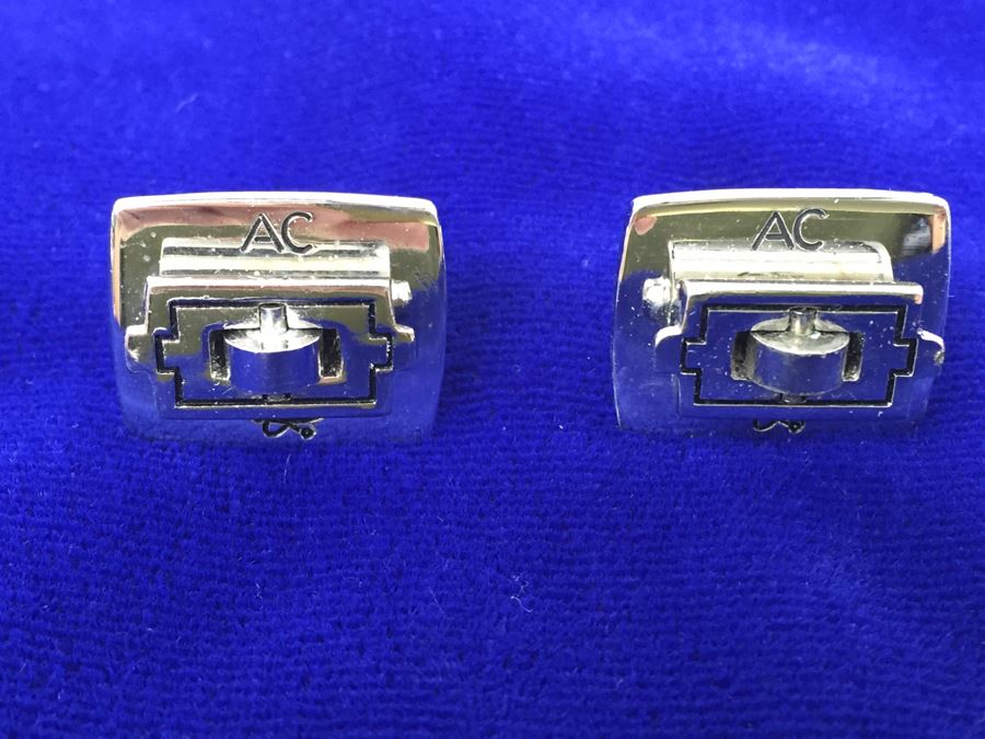 Vintage Pair Of Men's AC Cufflinks [Photo 4]