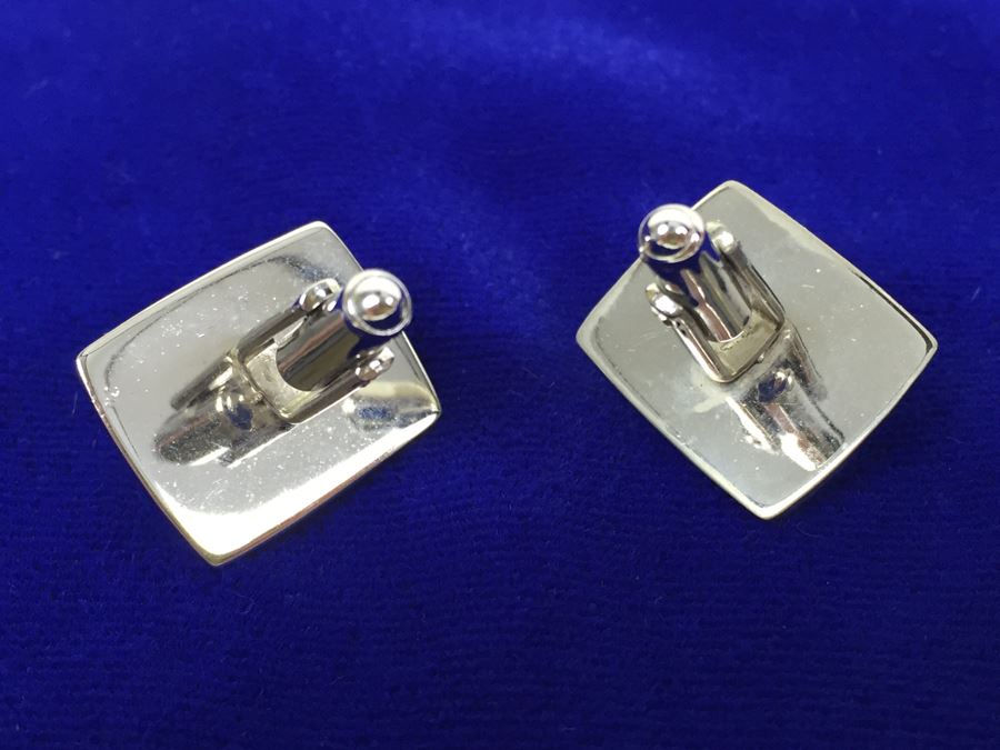 Vintage Pair Of Men's AC Cufflinks [Photo 6]