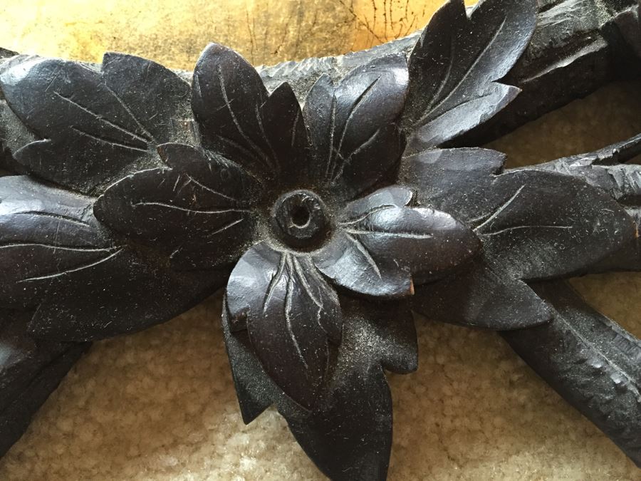 Antique Pair Of Stunning Black Forest Hand Carved Wooden Frames With Reverse Painted Glass Engravings [Photo 10]