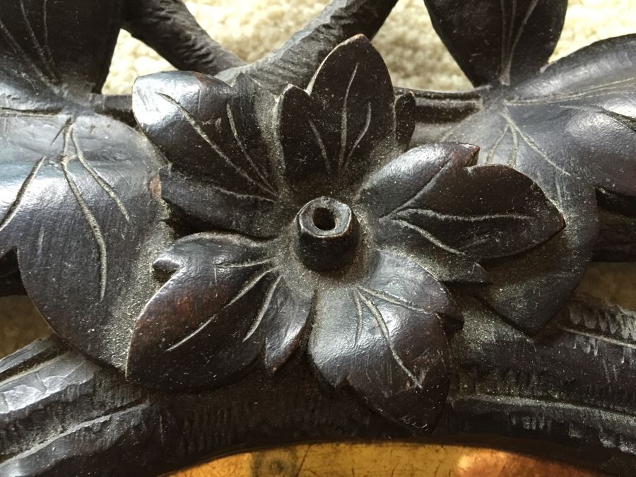 Antique Pair Of Stunning Black Forest Hand Carved Wooden Frames With Reverse Painted Glass Engravings [Photo 4]