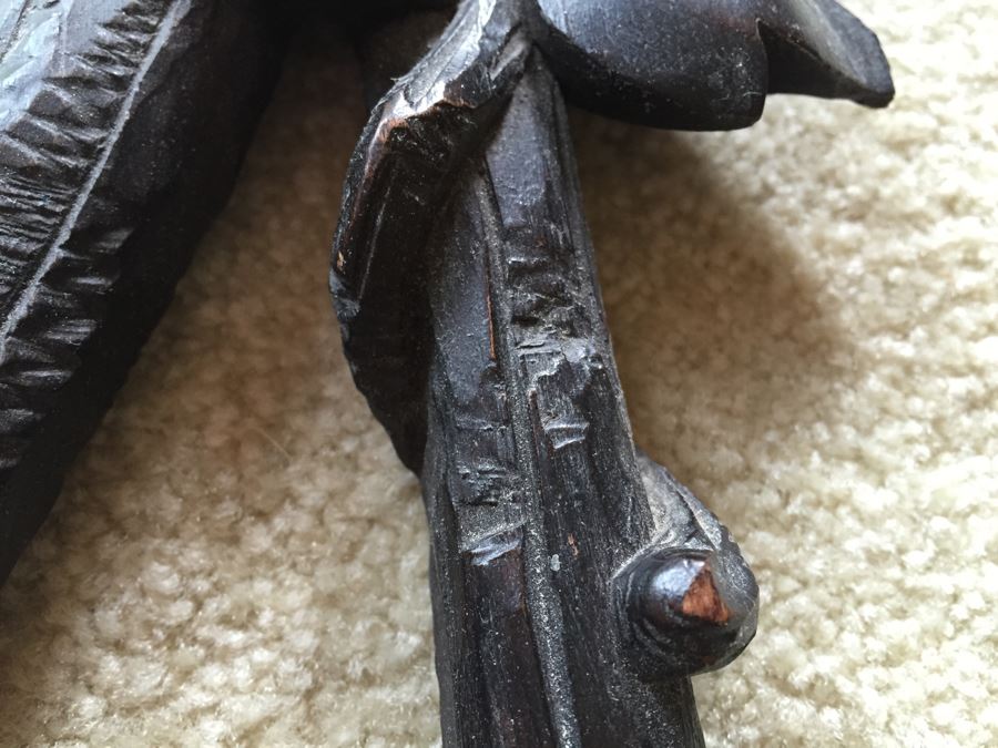 Antique Pair Of Stunning Black Forest Hand Carved Wooden Frames With Reverse Painted Glass Engravings [Photo 11]