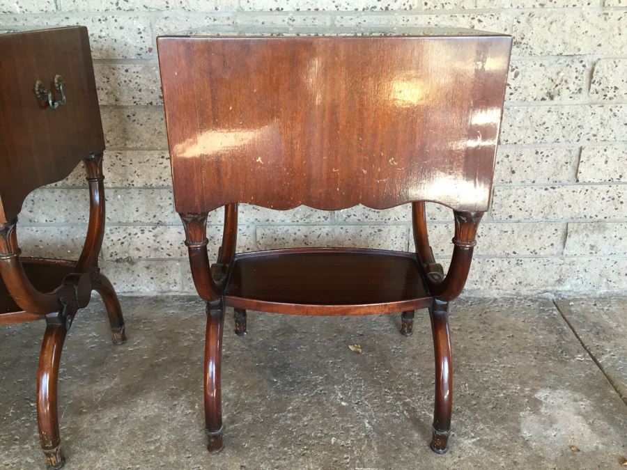 Exquisite Pair Of Wooden Serpentine Vintage Nightstands With Glass Tops [Photo 15]