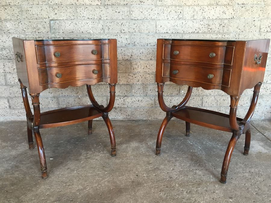 Exquisite Pair Of Wooden Serpentine Vintage Nightstands With Glass Tops [Photo 2]