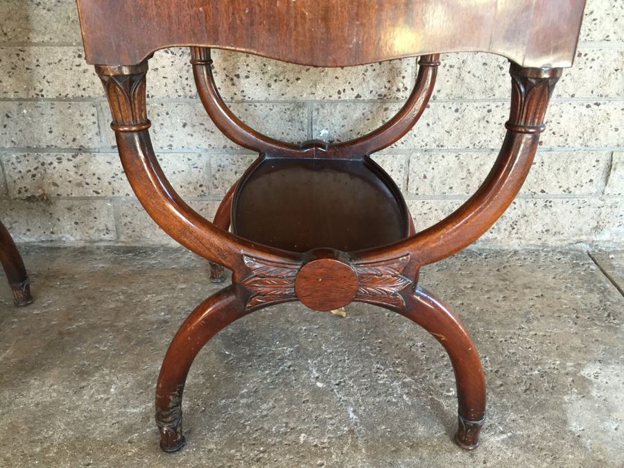 Exquisite Pair Of Wooden Serpentine Vintage Nightstands With Glass Tops [Photo 14]