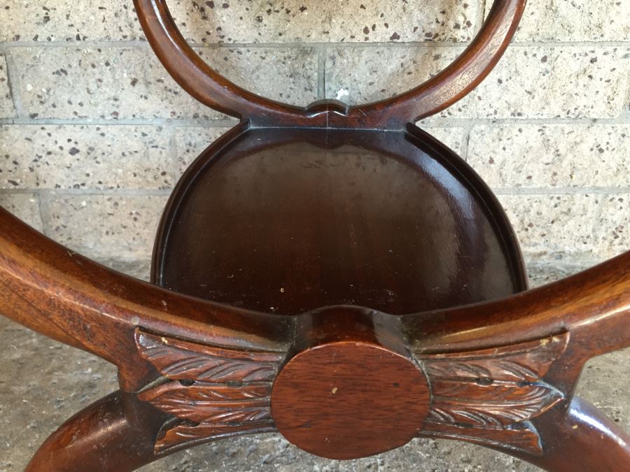 Exquisite Pair Of Wooden Serpentine Vintage Nightstands With Glass Tops [Photo 13]