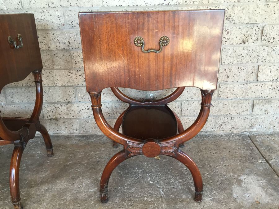 Exquisite Pair Of Wooden Serpentine Vintage Nightstands With Glass Tops [Photo 11]