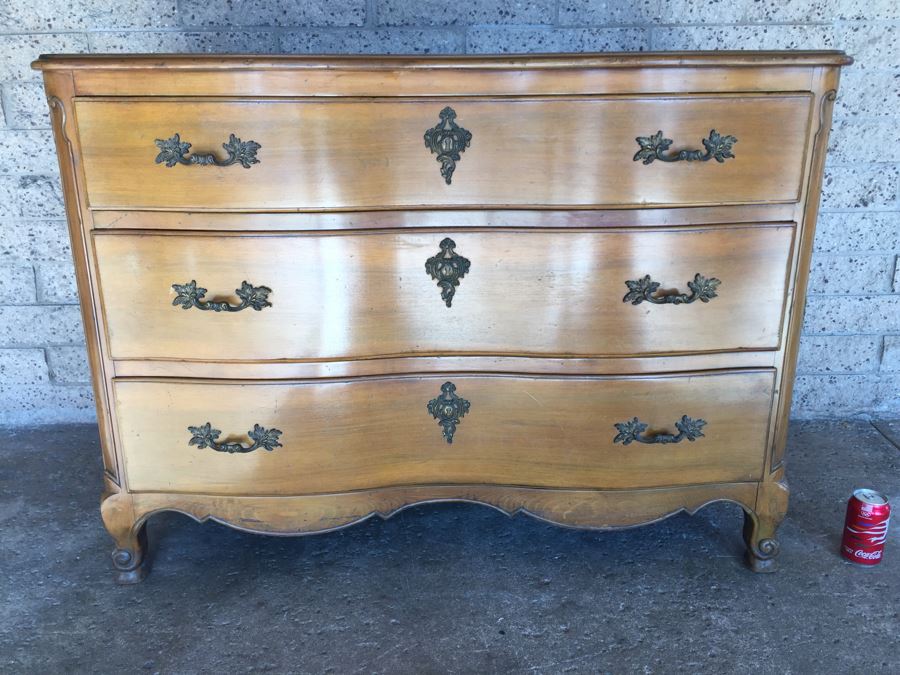 'Baker Furniture' French Provincial Serpentine Chest of Drawers 3-Drawer Dresser 1940s