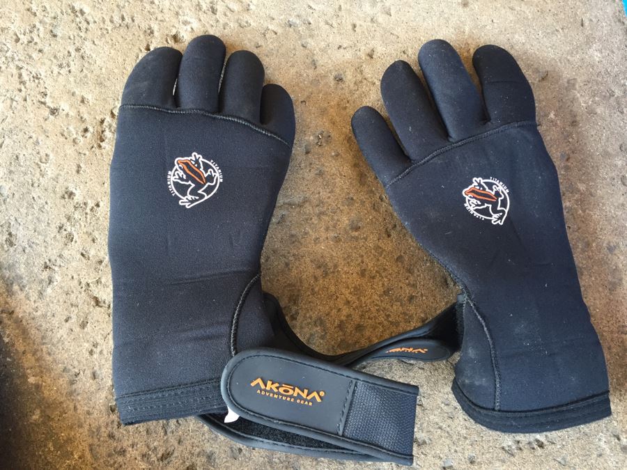 Scuba Diving Lot With Dive Bag, Mares Plana Avanti Fins, Hood, Gloves And Dive Weights [Photo 10]