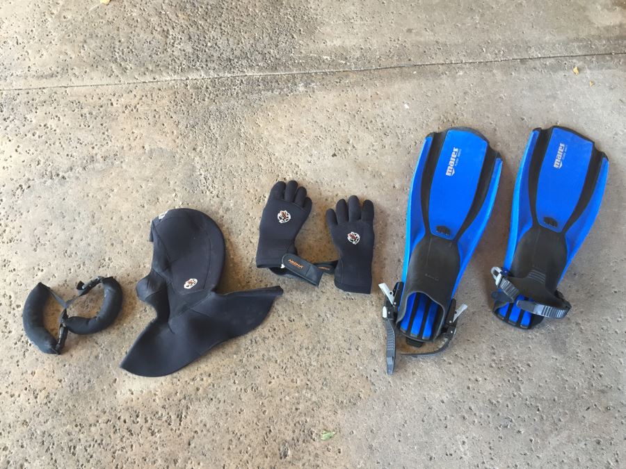 Scuba Diving Lot With Dive Bag, Mares Plana Avanti Fins, Hood, Gloves And Dive Weights [Photo 6]
