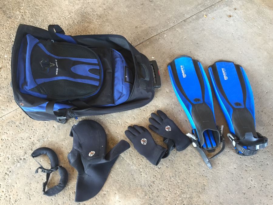 Scuba Diving Lot With Dive Bag, Mares Plana Avanti Fins, Hood, Gloves And Dive Weights [Photo 2]