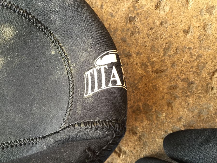 Scuba Diving Lot With Dive Bag, Mares Plana Avanti Fins, Hood, Gloves And Dive Weights [Photo 16]