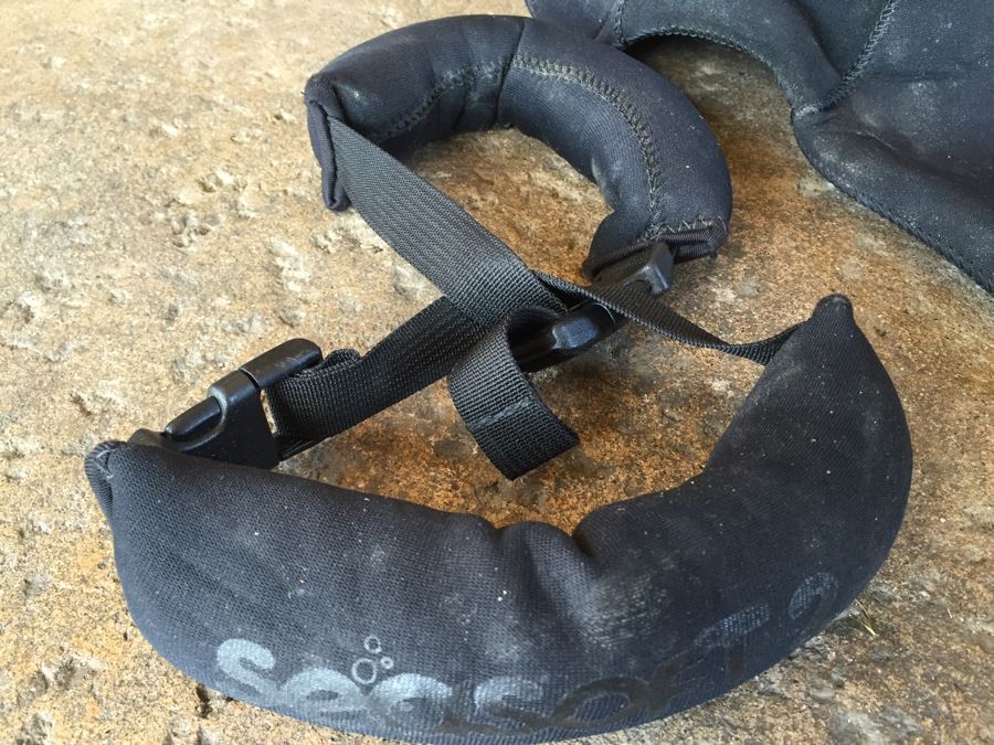 Scuba Diving Lot With Dive Bag, Mares Plana Avanti Fins, Hood, Gloves And Dive Weights [Photo 18]