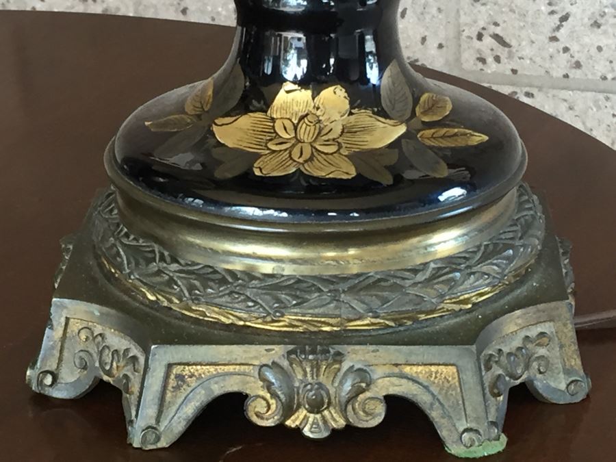 Antique Pair Of Exquisite Black Chinese Lamps With Mother Of Pearl Inlay [Photo 21]