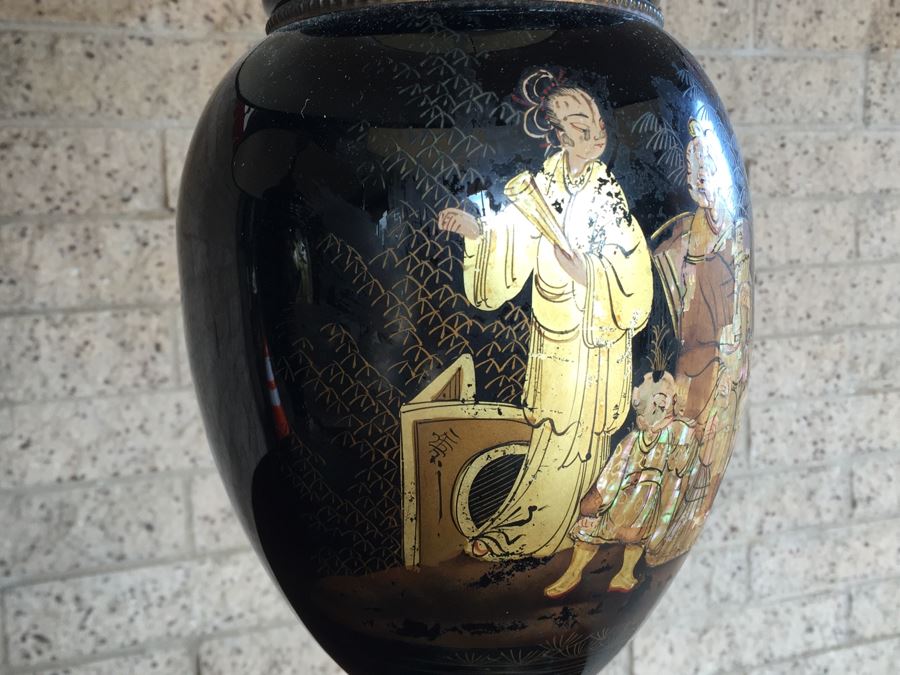 Antique Pair Of Exquisite Black Chinese Lamps With Mother Of Pearl Inlay [Photo 15]