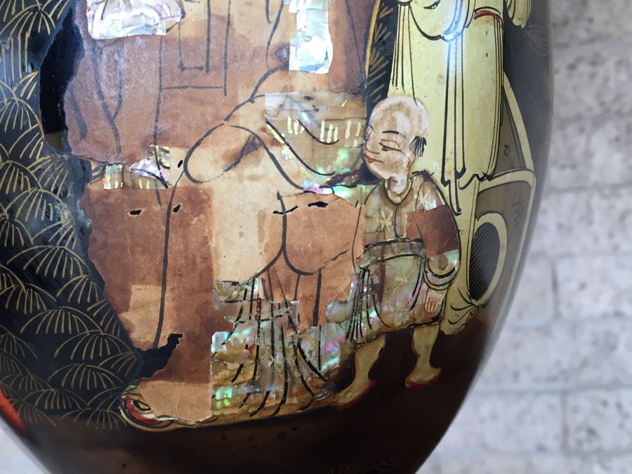 Antique Pair Of Exquisite Black Chinese Lamps With Mother Of Pearl Inlay [Photo 11]