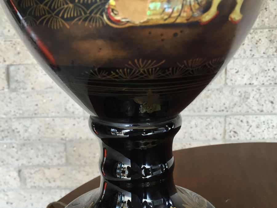 Antique Pair Of Exquisite Black Chinese Lamps With Mother Of Pearl Inlay [Photo 12]