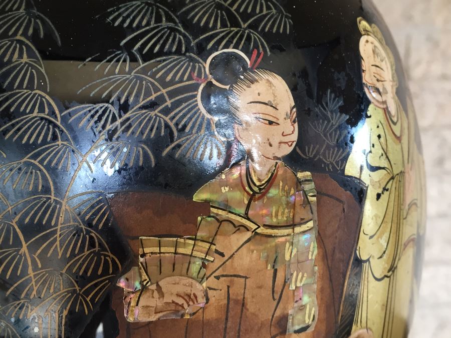 Antique Pair Of Exquisite Black Chinese Lamps With Mother Of Pearl Inlay [Photo 8]