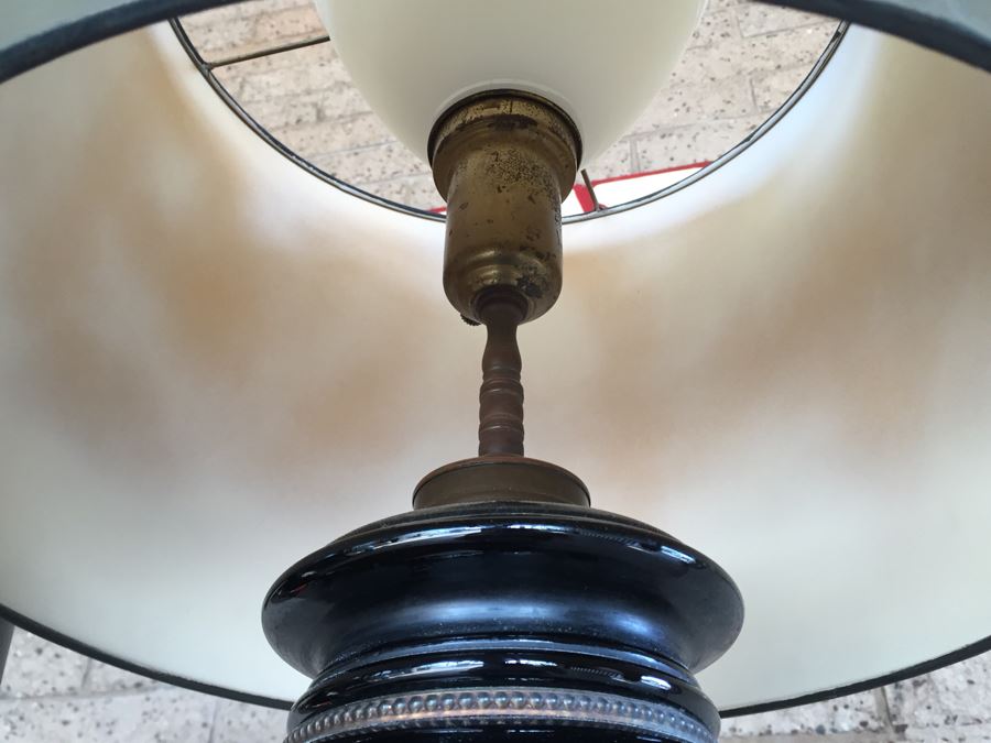 Antique Pair Of Exquisite Black Chinese Lamps With Mother Of Pearl Inlay [Photo 28]