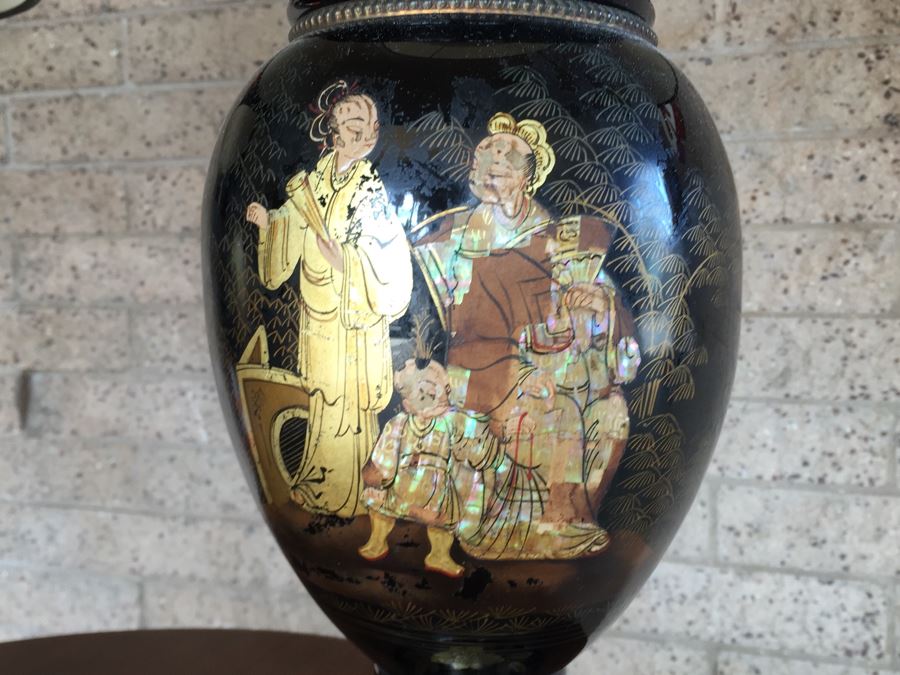 Antique Pair Of Exquisite Black Chinese Lamps With Mother Of Pearl Inlay [Photo 2]