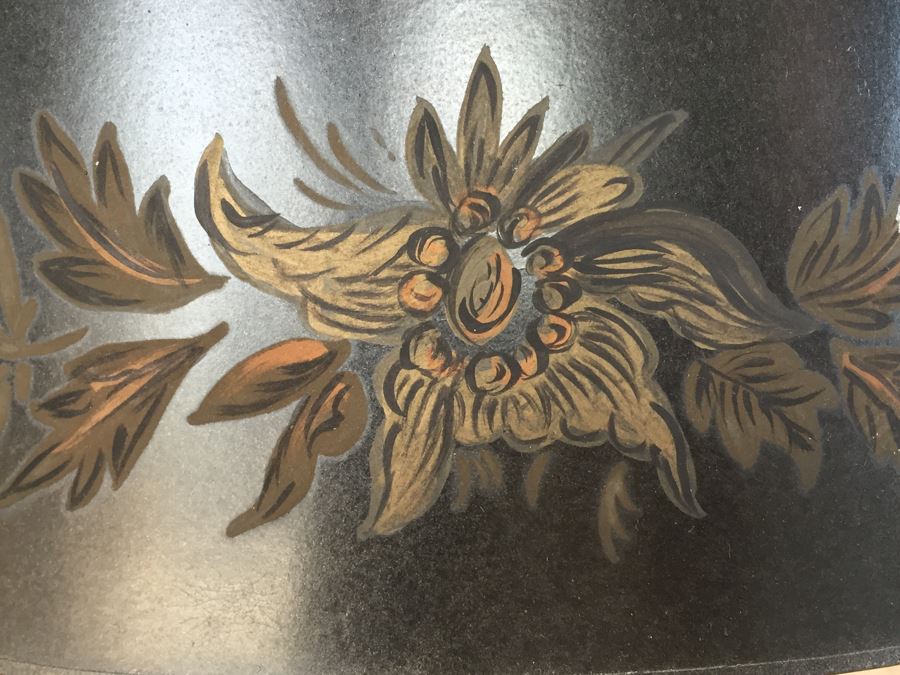 Antique Pair Of Exquisite Black Chinese Lamps With Mother Of Pearl Inlay [Photo 24]