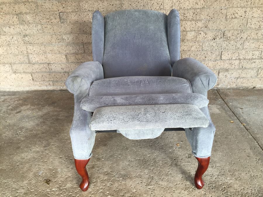 LANE Furniture Wingback Recliner Armchair [Photo 7]