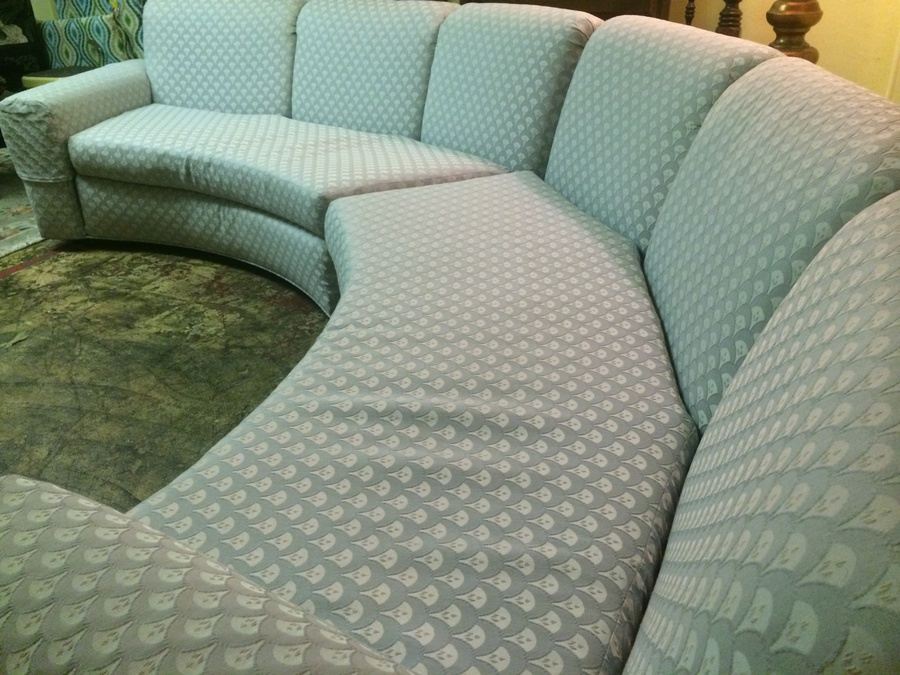 Semi-Circular 2-Piece Sofa on Casters [Photo 8]