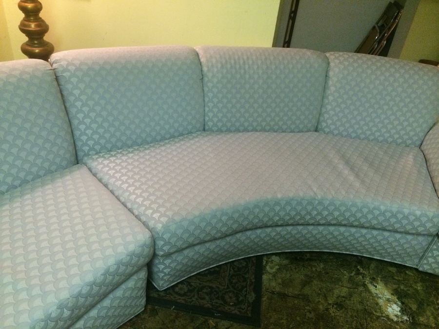 Semi-Circular 2-Piece Sofa on Casters [Photo 4]