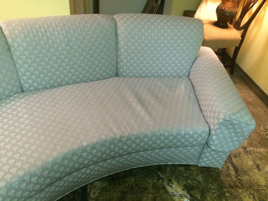 Semi-Circular 2-Piece Sofa on Casters [Photo 5]