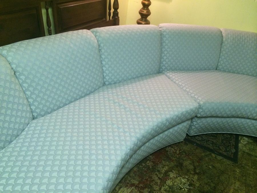 Semi-Circular 2-Piece Sofa on Casters [Photo 3]