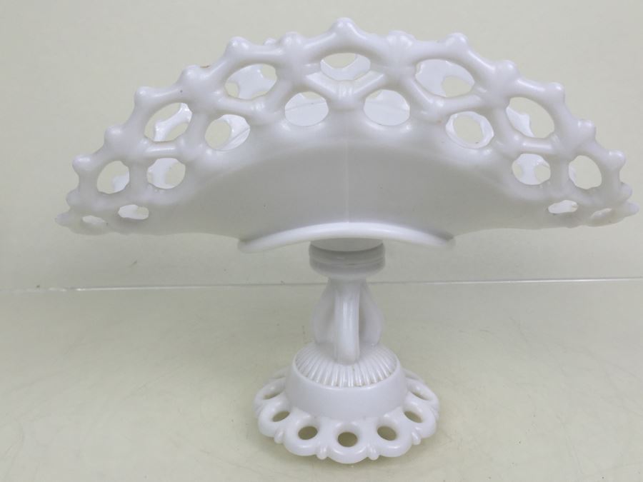 Pair Of Vintage Milk Glass Banana Fruit Pedestal Bowl Holders One Is Westmoreland Milk Glass [Photo 9]