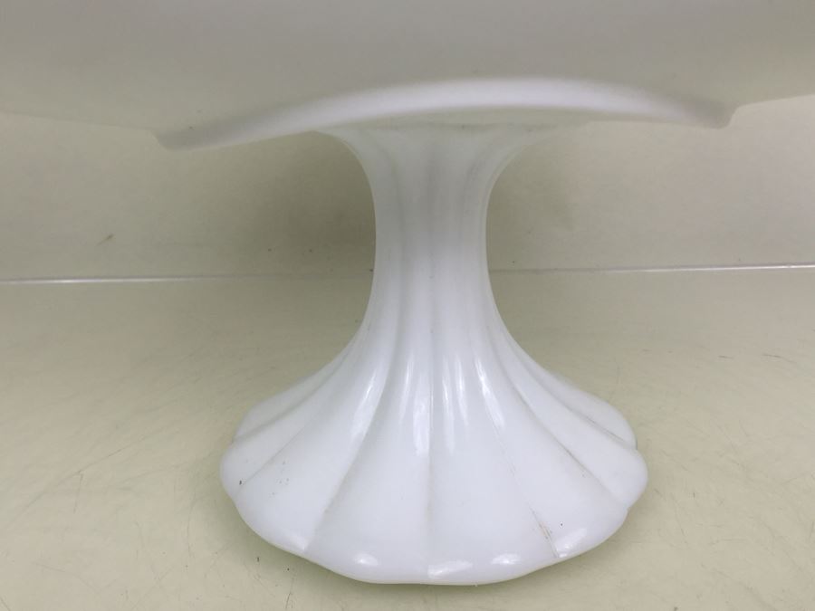 Pair Of Vintage Milk Glass Banana Fruit Pedestal Bowl Holders One Is Westmoreland Milk Glass [Photo 11]