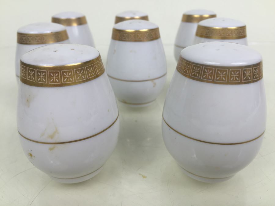 Set Of 8 Salt Shakers [Photo 8]