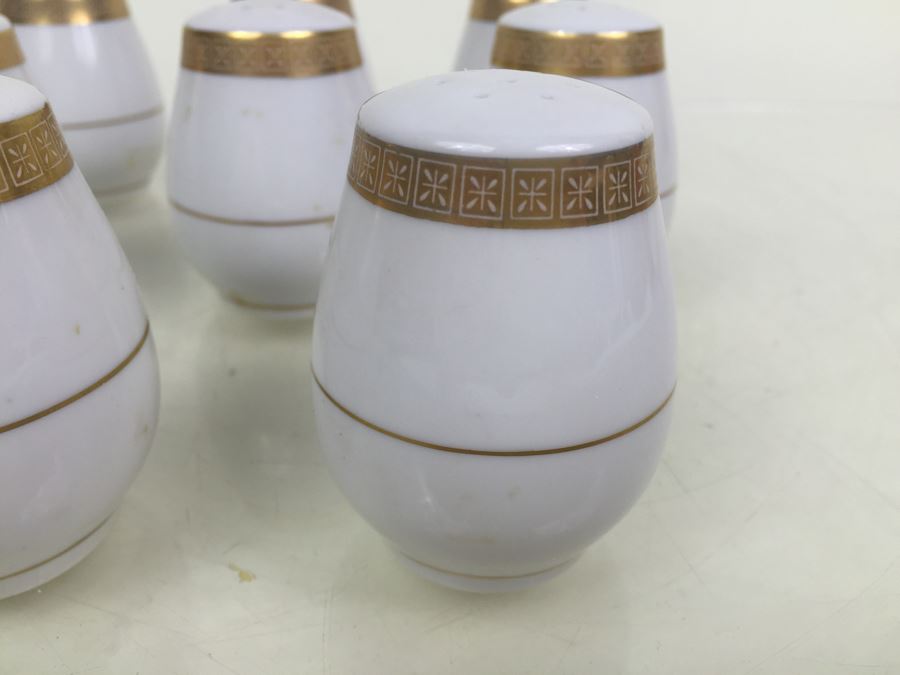 Set Of 8 Salt Shakers [Photo 5]