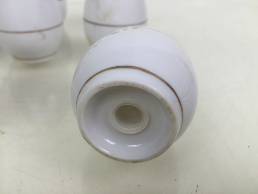 Set Of 8 Salt Shakers [Photo 3]