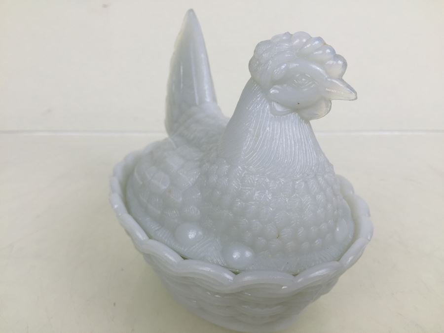 Vallerysthal Opaque French Opalescent Milk Glass Hen on Nest Candy Dish [Photo 9]