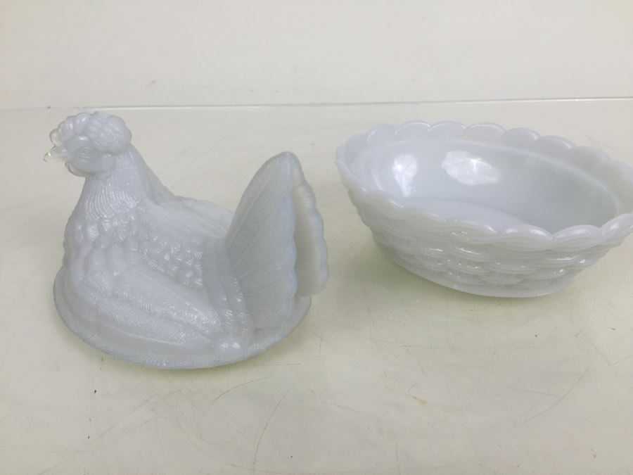 Vallerysthal Opaque French Opalescent Milk Glass Hen on Nest Candy Dish [Photo 2]