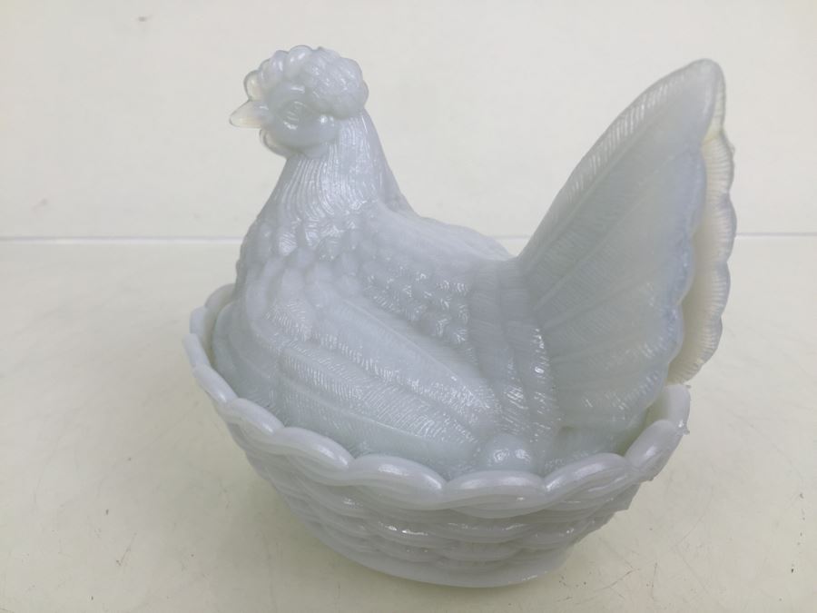 Vallerysthal Opaque French Opalescent Milk Glass Hen on Nest Candy Dish [Photo 15]