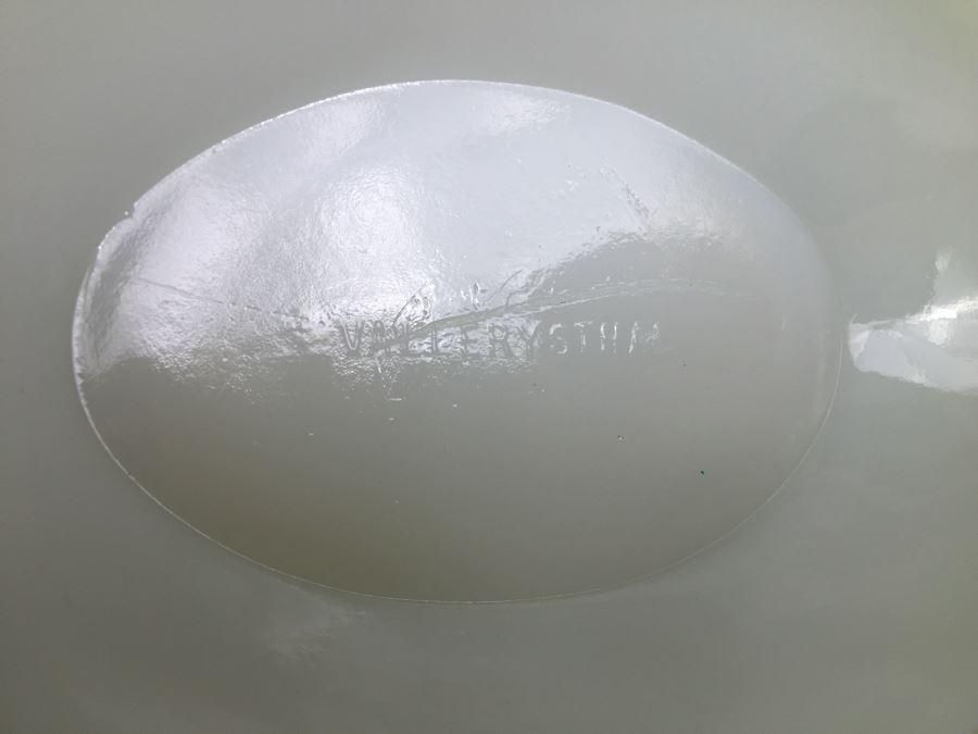 Vallerysthal Opaque French Opalescent Milk Glass Hen on Nest Candy Dish [Photo 19]