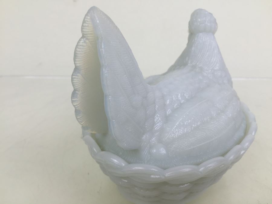 Vallerysthal Opaque French Opalescent Milk Glass Hen on Nest Candy Dish [Photo 12]