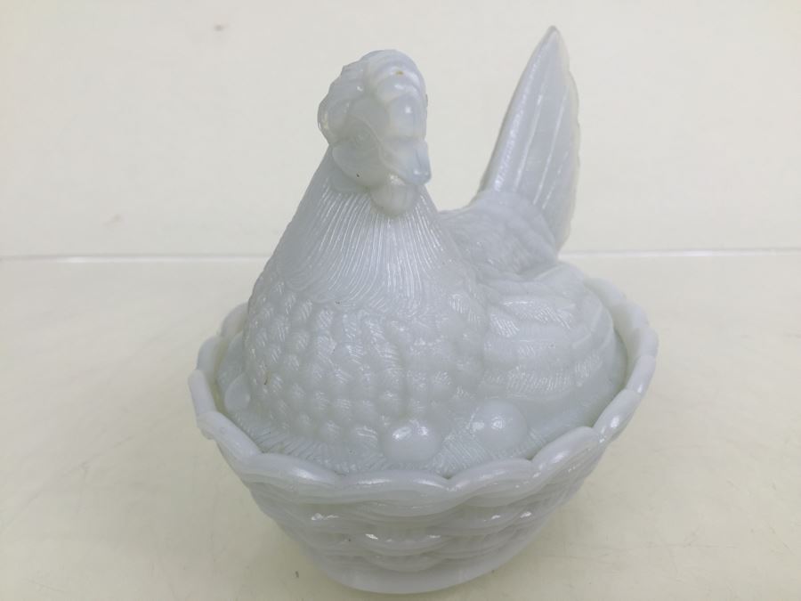 Vallerysthal Opaque French Opalescent Milk Glass Hen on Nest Candy Dish [Photo 8]