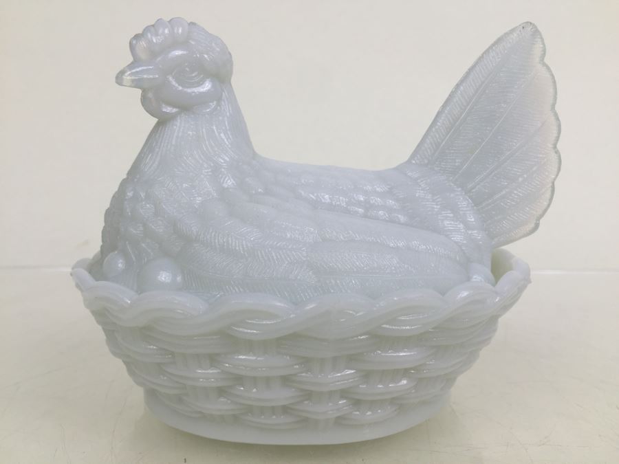 Vallerysthal Opaque French Opalescent Milk Glass Hen on Nest Candy Dish [Photo 5]