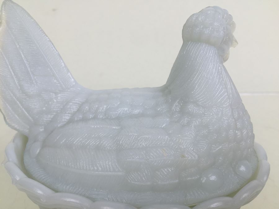 Vallerysthal Opaque French Opalescent Milk Glass Hen on Nest Candy Dish [Photo 11]