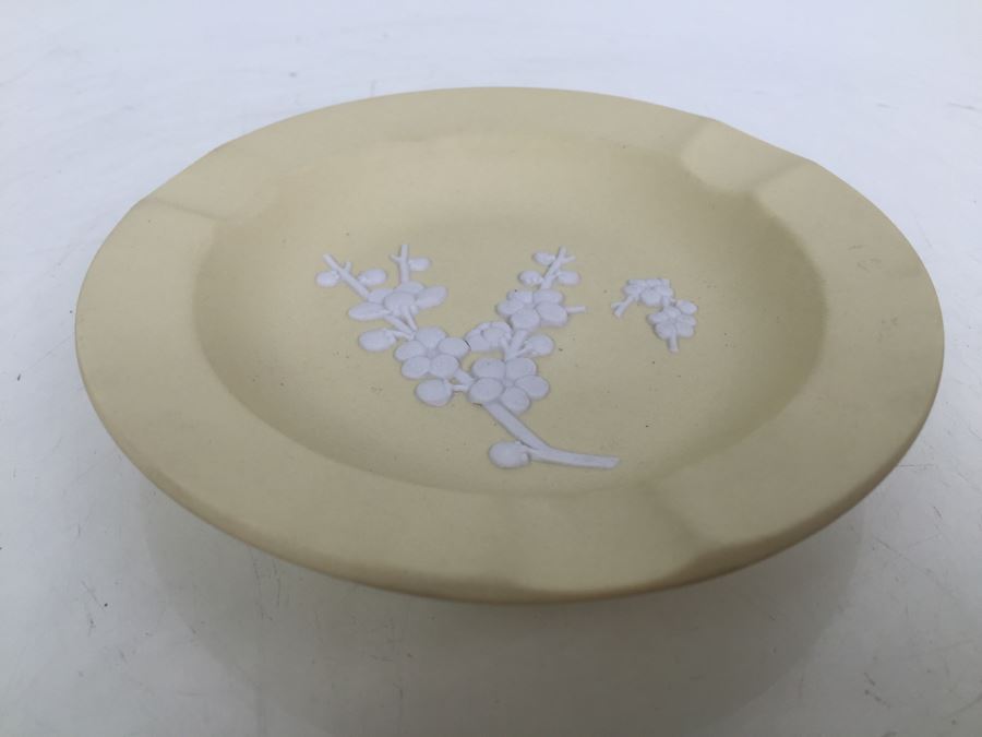 Yellow Wedgwood Jasperware Ashtray [Photo 2]