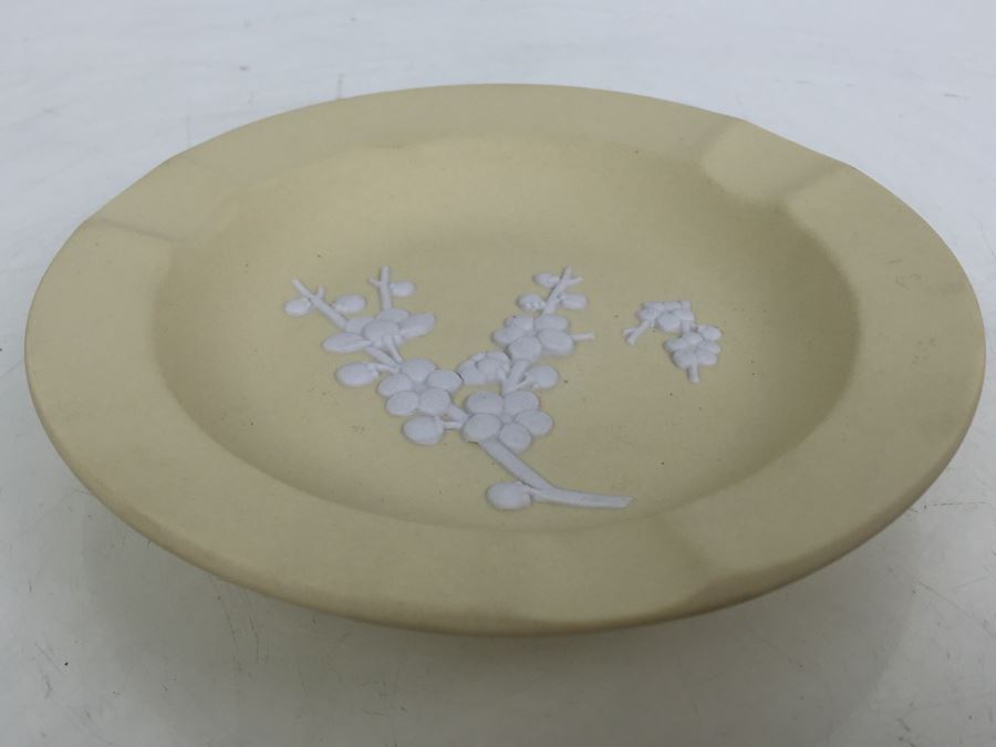 Yellow Wedgwood Jasperware Ashtray [Photo 6]