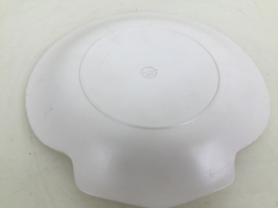 Wedgwood Of Etruria & Barlaston Porcelain Ivory Matte Scallop Shell Dinner Plate [Photo 8]